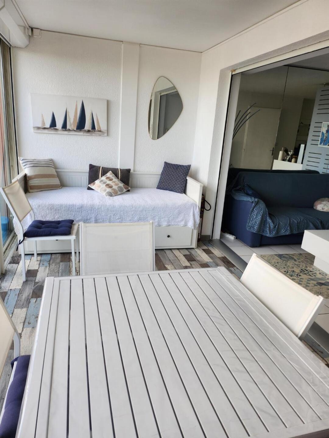 Appartement Vue Mer Сет Екстериор снимка