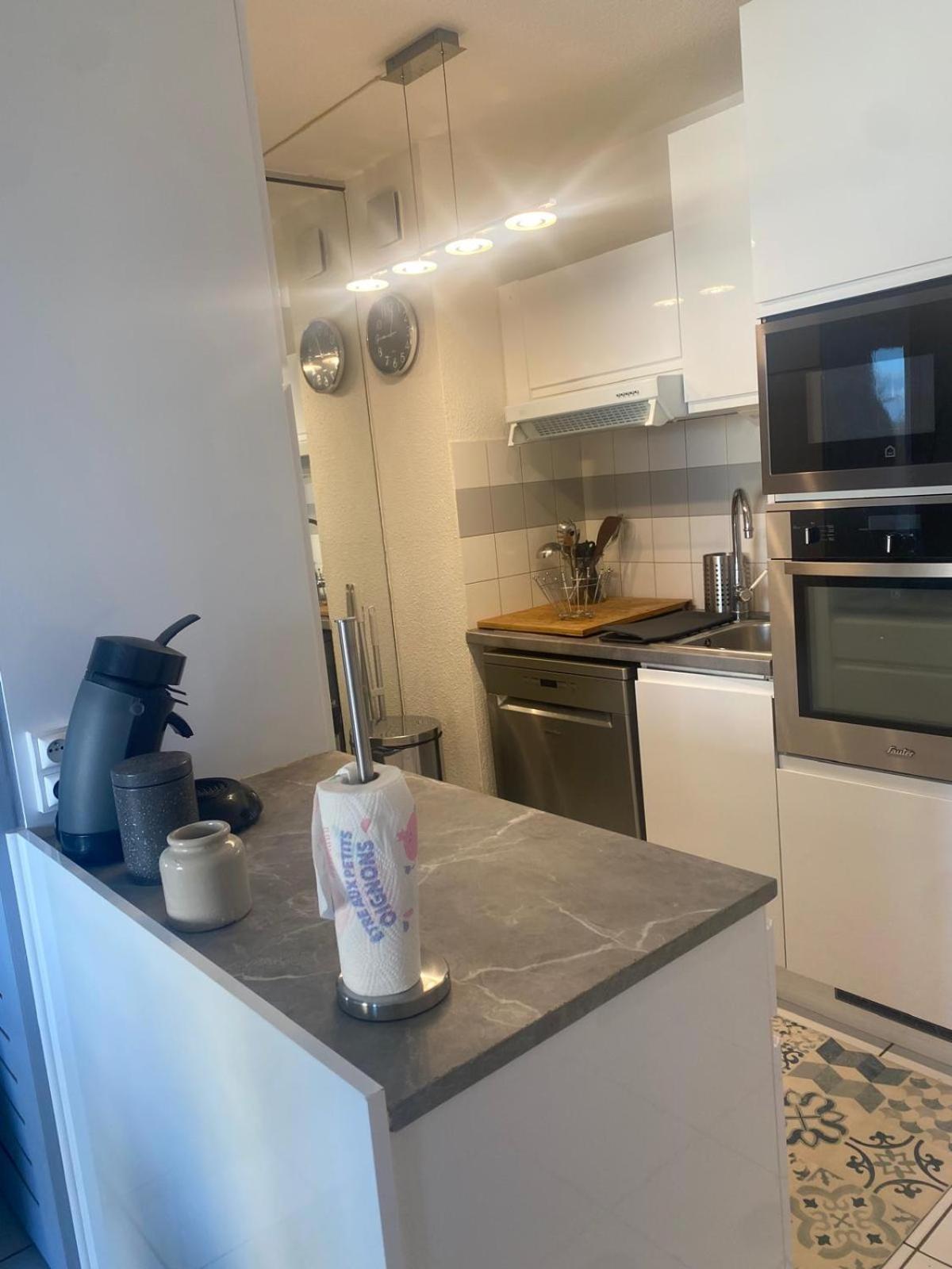 Appartement Vue Mer Сет Екстериор снимка